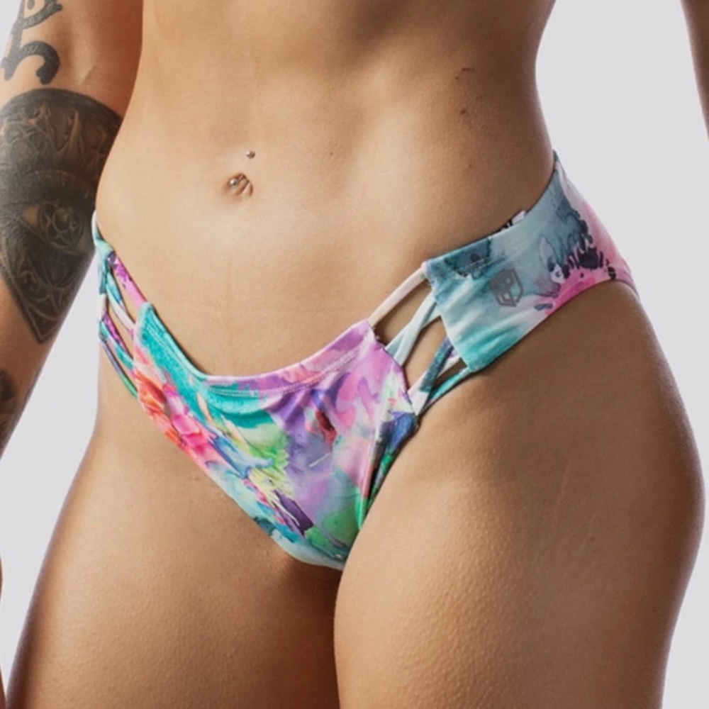 Born Primitive botanic swim bottom L